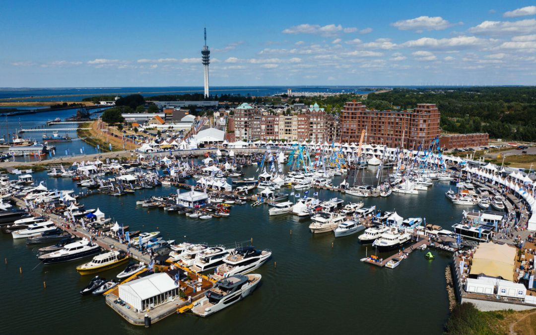 A record number of water sports enthusiasts visited sun-drenched Lelystad for the Hiswa te Water.